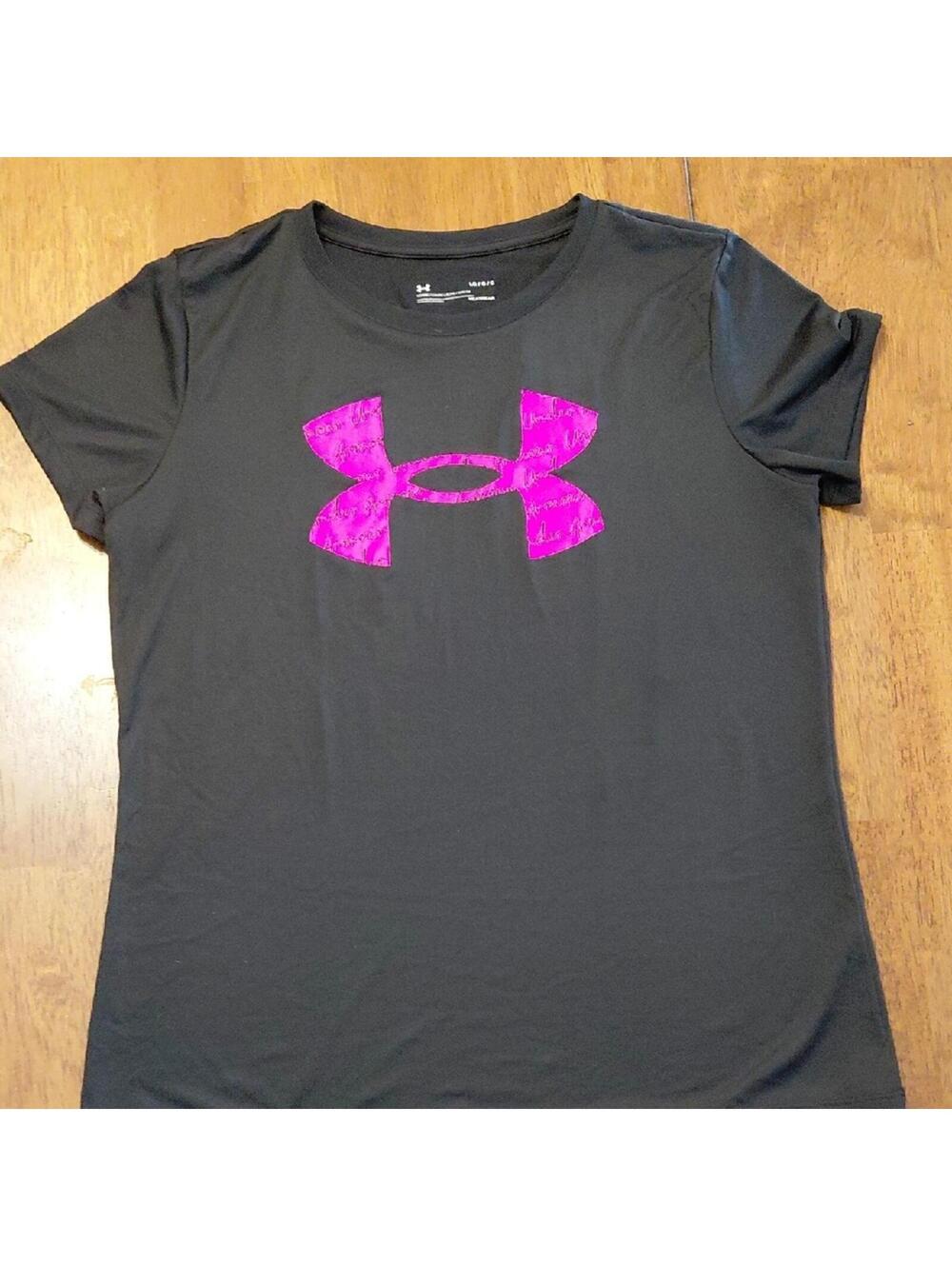Womens Under Armour Black Short Sleeve Performance Tee with Fuchsia Logo